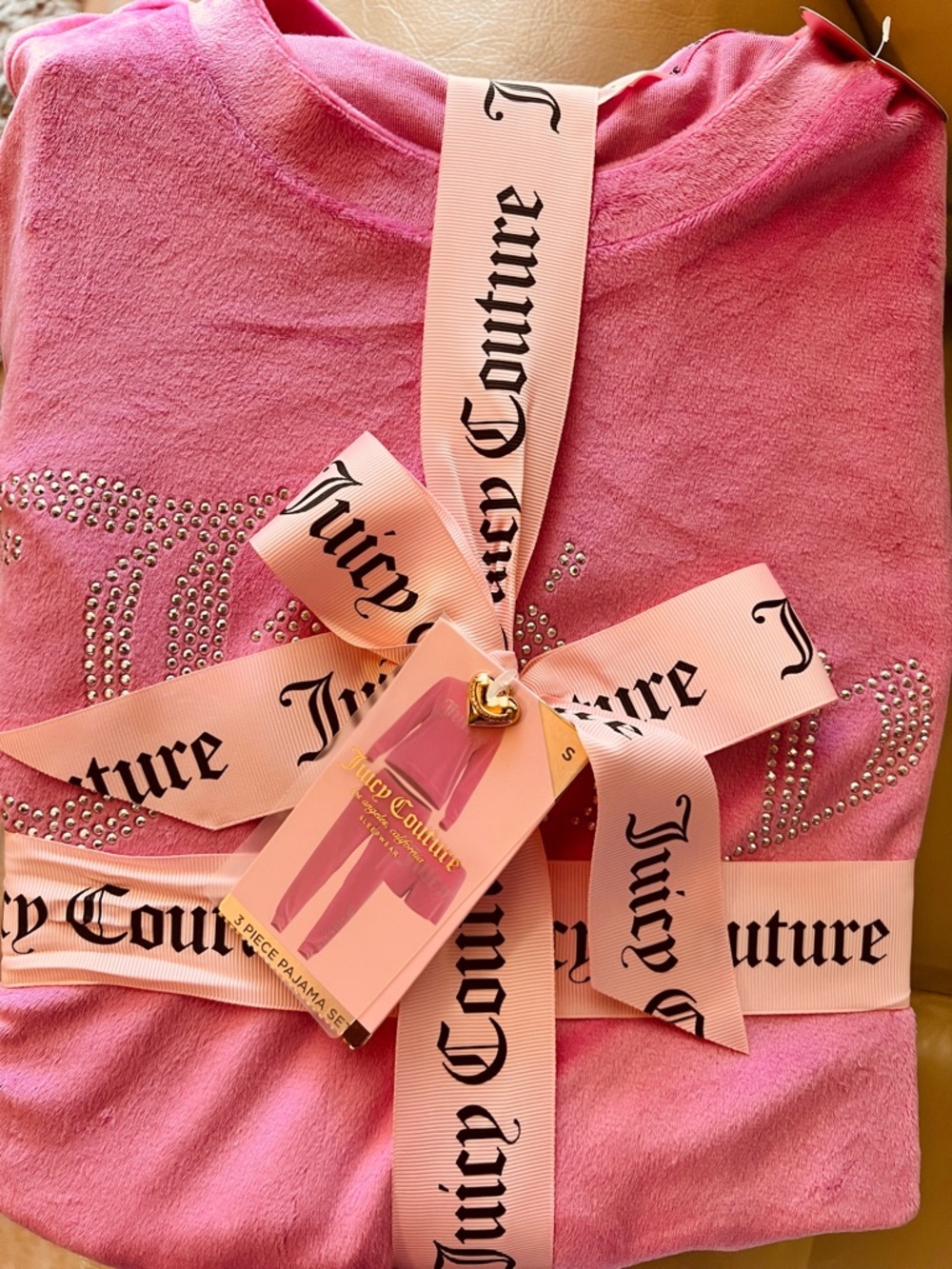 Juicy Couture Hot Pink 3-Piece Pajama Set.   NW - Picture 3 of 5